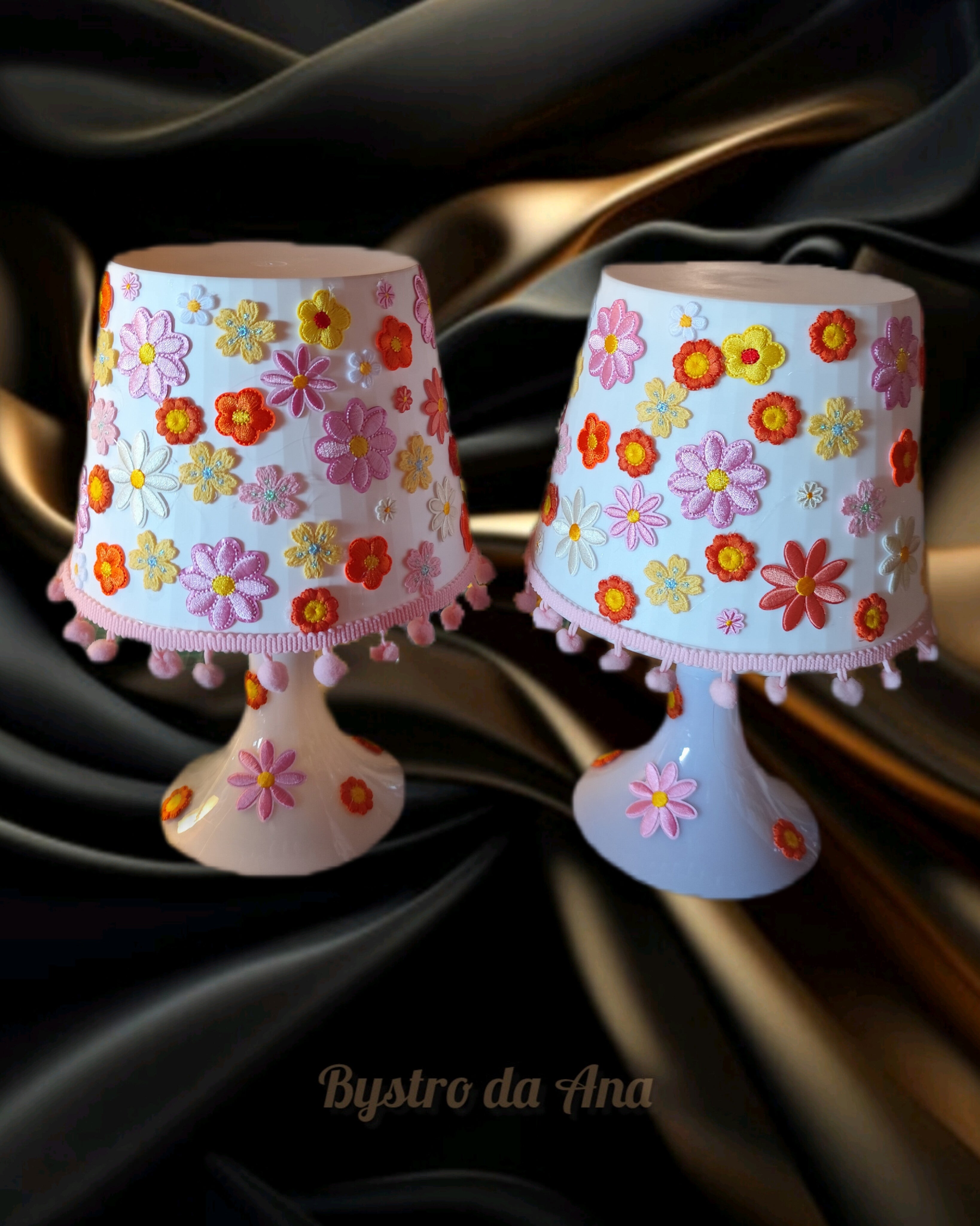 Abajur e candeeiros de mesa com acabamento artesanal